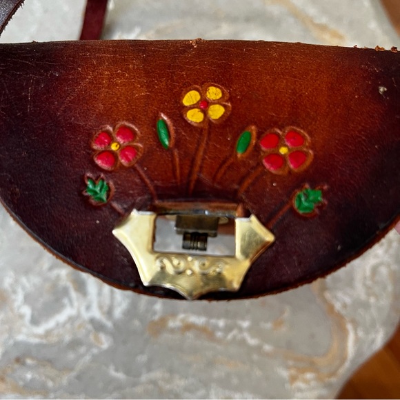 Vintage Mexican brown hand-tooled leather mini bag purse with floral design - Picture 5 of 6